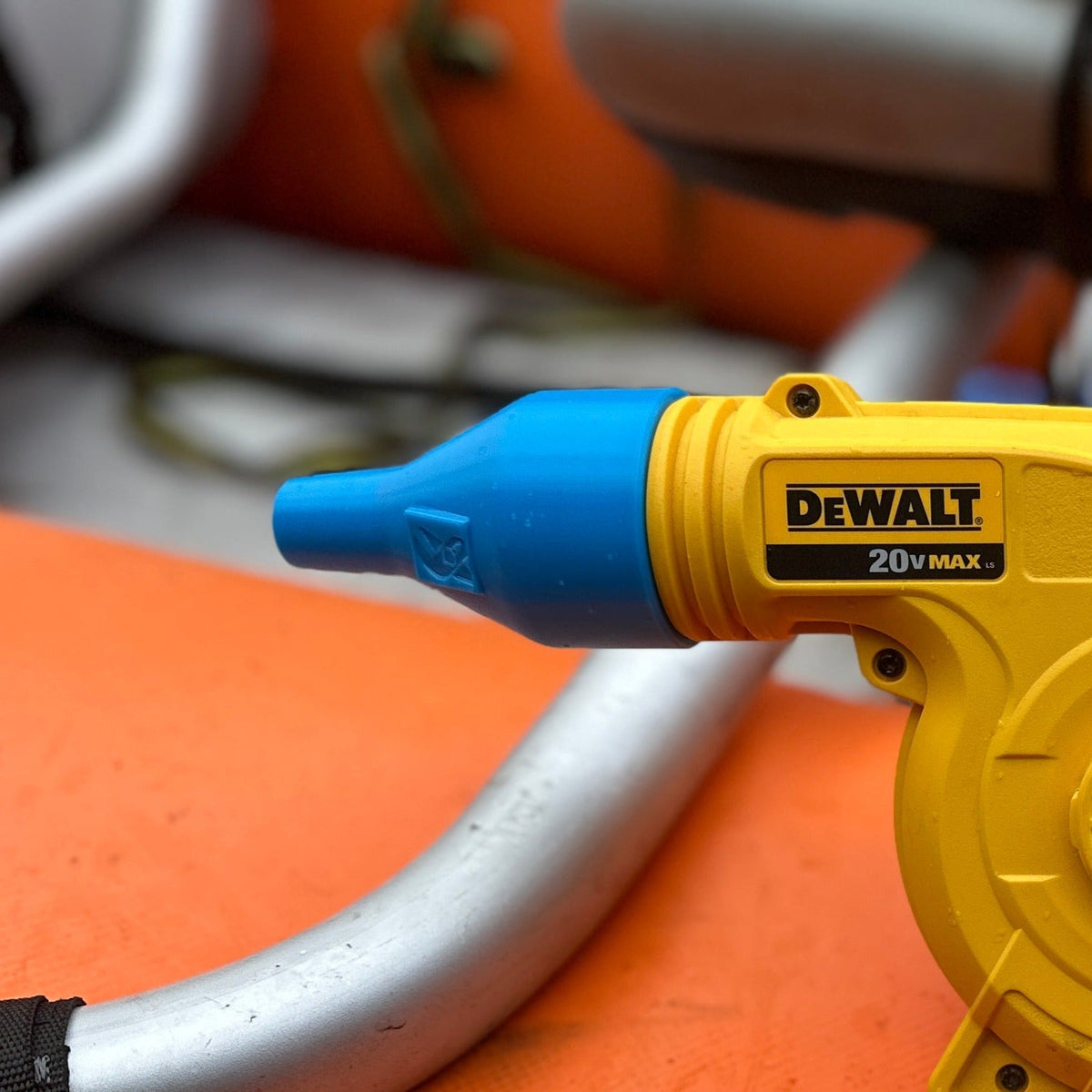 Adaptateur de souffleur DeWalt pour valves Leafield C7 et D7