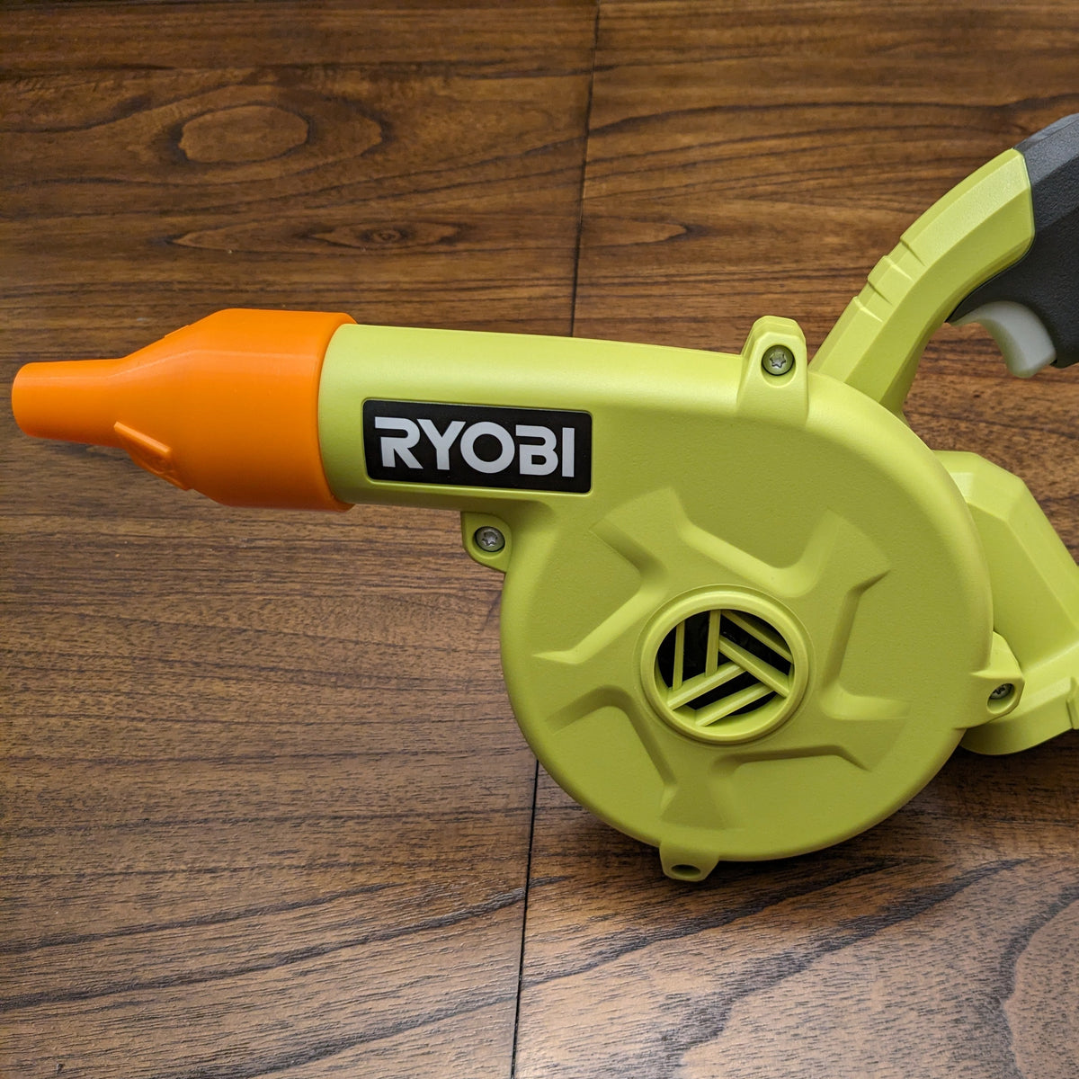 Adaptateur de souffleur Ryobi pour valves Leafield C7 et D7