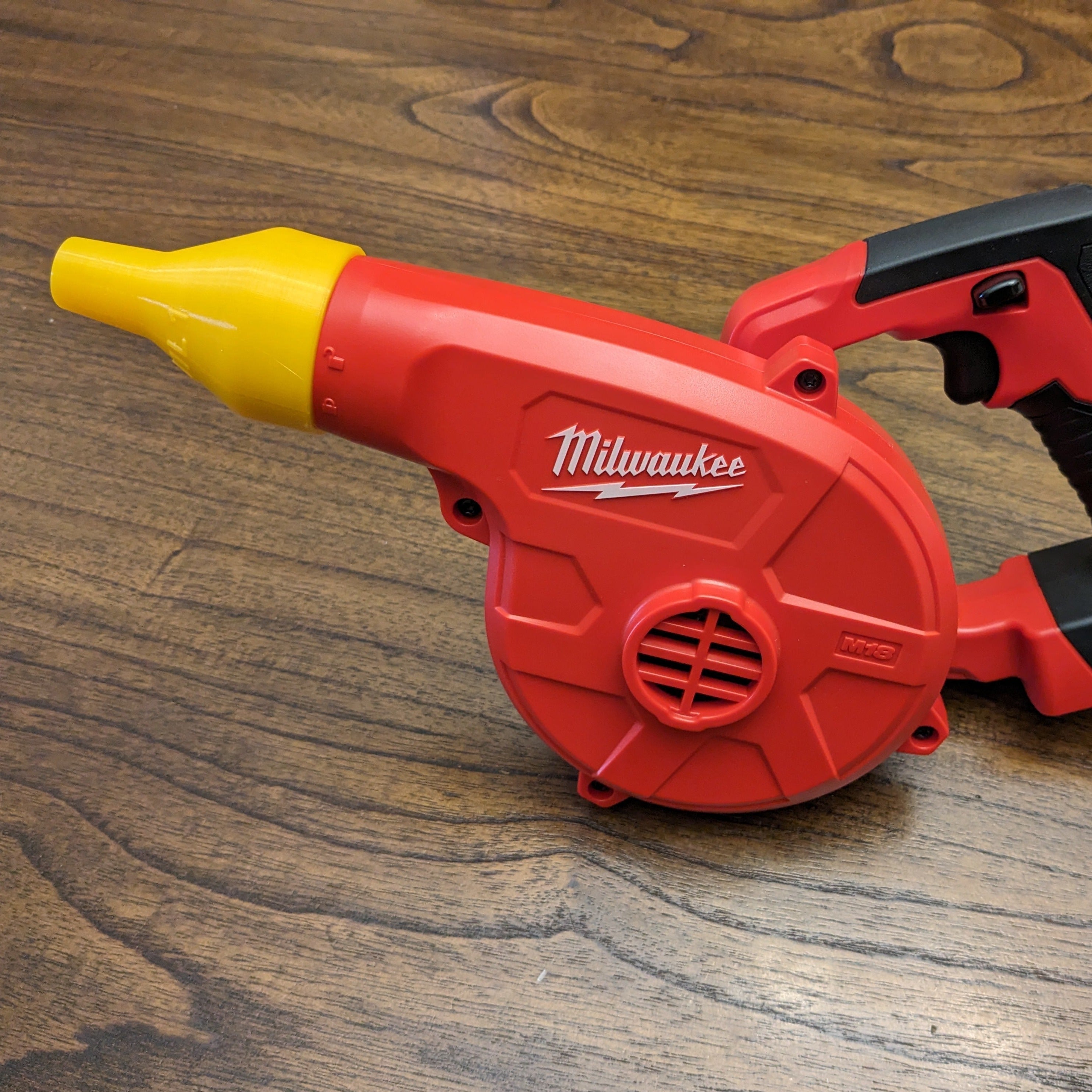 Milwaukee Blower Adaptor for Leafield C7 and D7 Valves