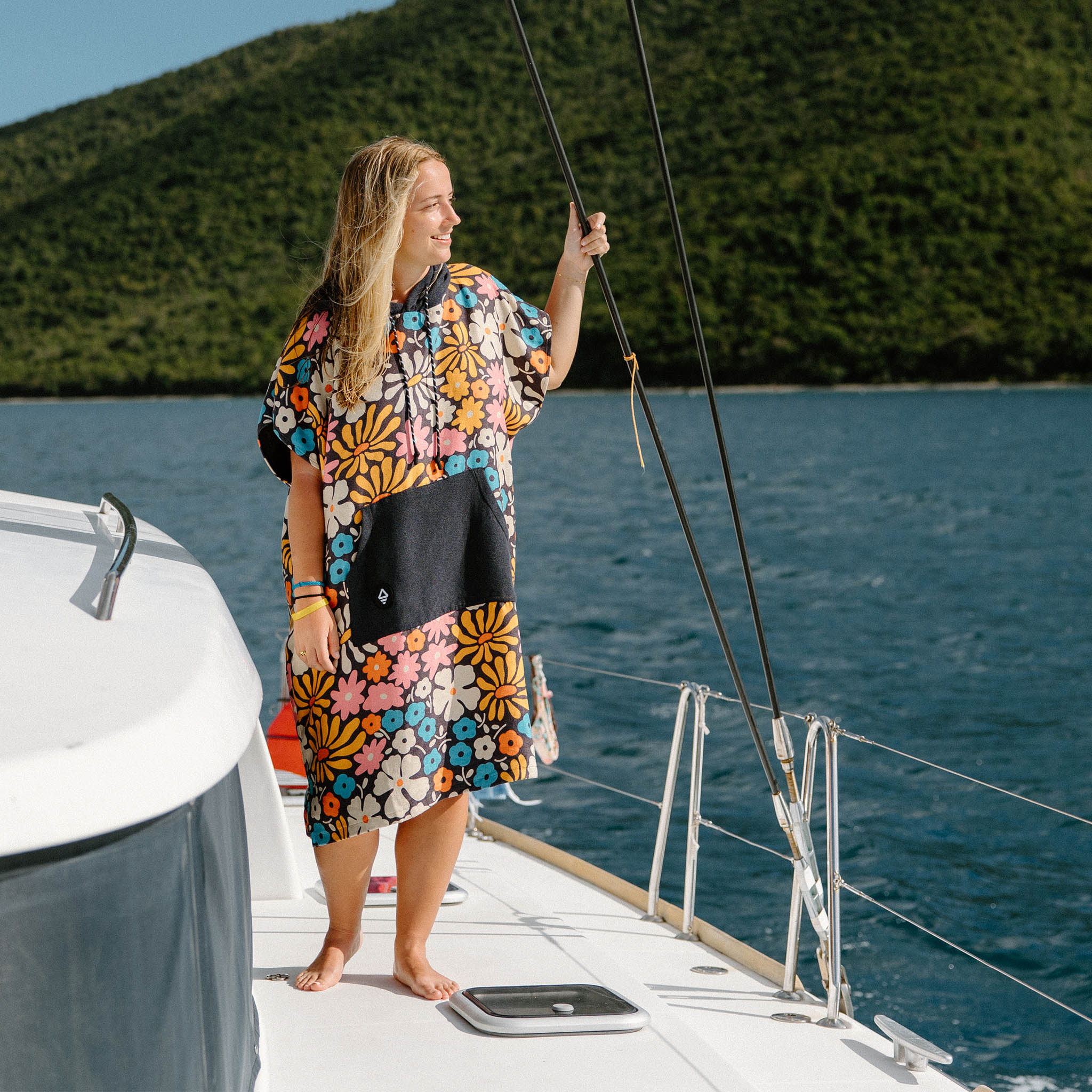 Changing Poncho: Hula Multi