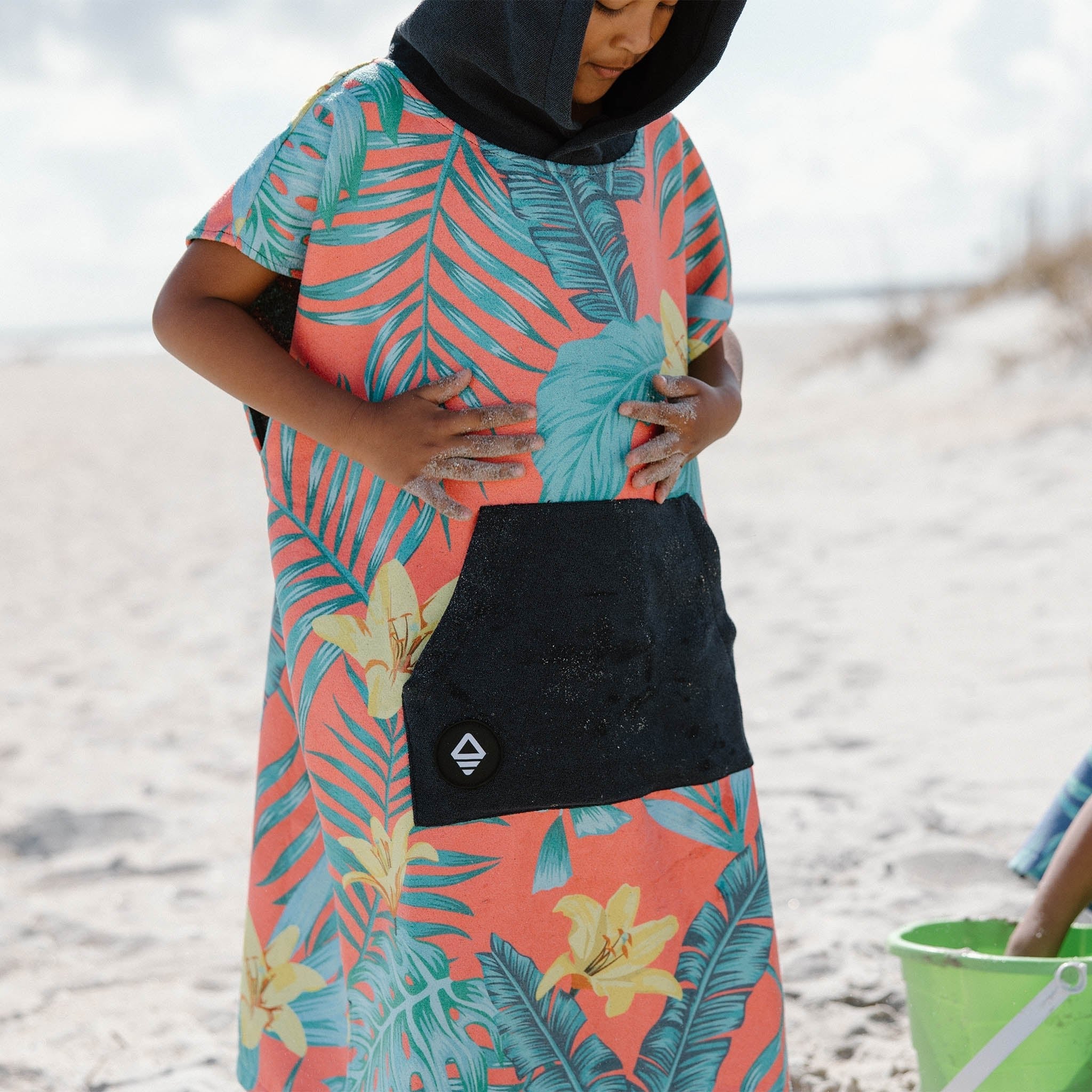 Kids Changing Poncho: Palms Coral