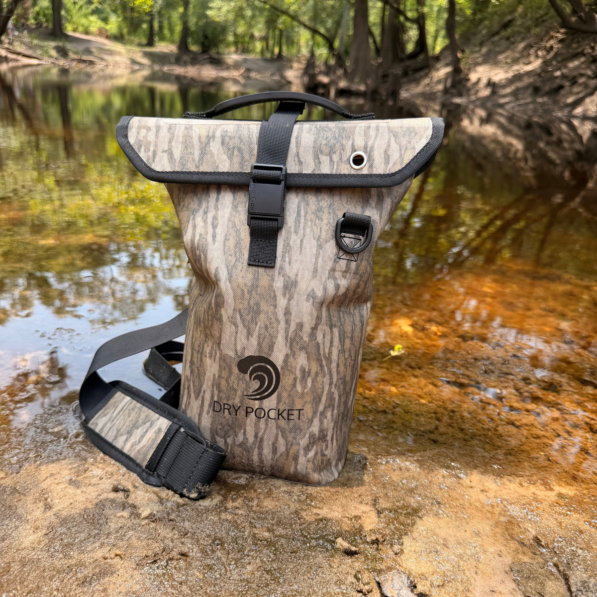 Sac étanche flottant / Sac sec - Motif camouflage Mossy Oak Bottomland (RUPTURE DE STOCK - RÉAPPROVISIONNEMENT DANS 6 SEMAINES)