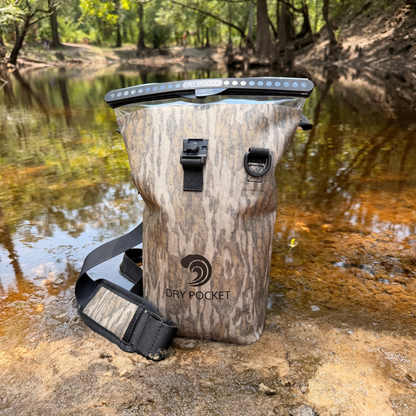 Sac étanche flottant / Sac sec - Motif camouflage Mossy Oak Bottomland (RUPTURE DE STOCK - RÉAPPROVISIONNEMENT DANS 6 SEMAINES)
