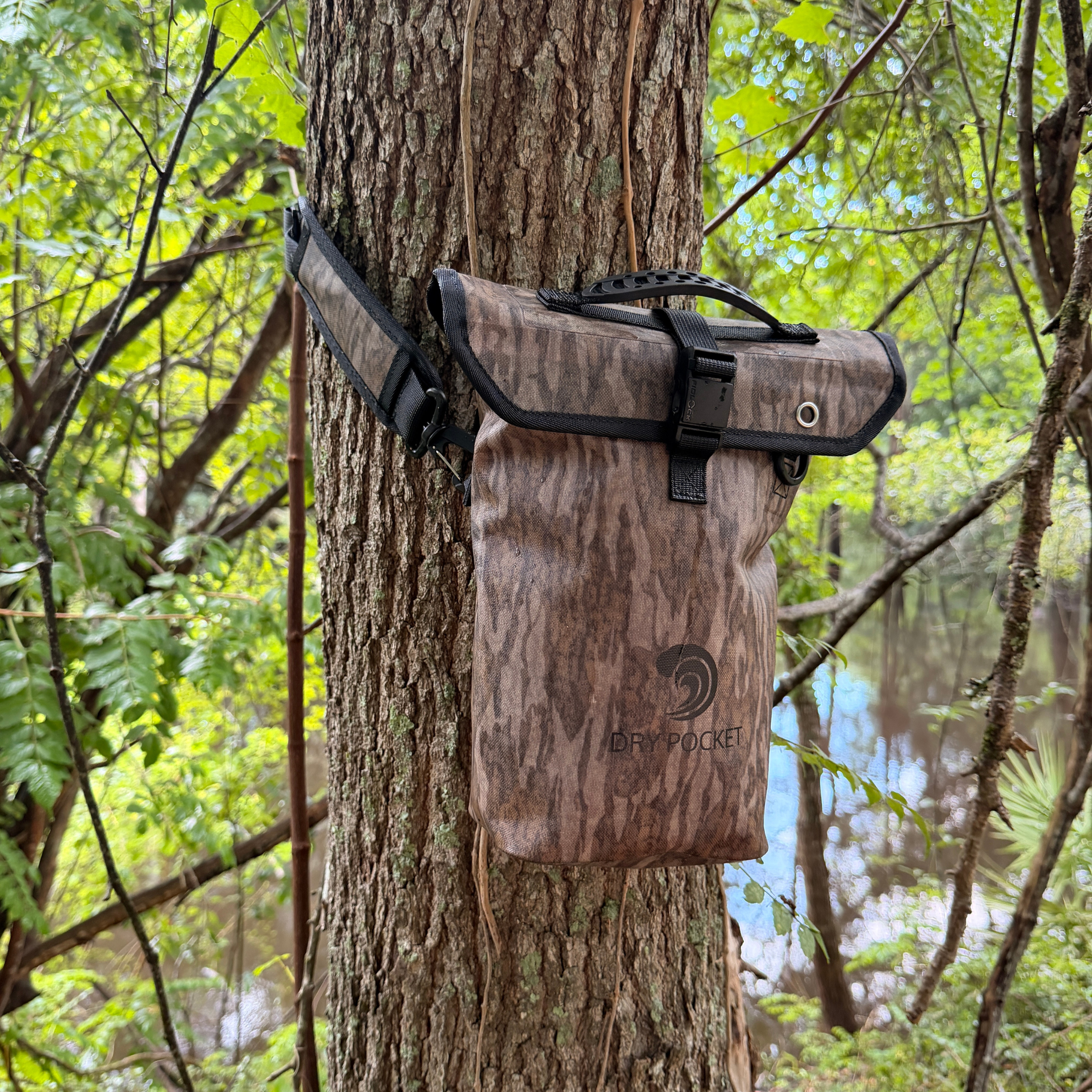 [PRE-ORDER] Waterproof Floating Shell Bag / Boating Bag [Arriving August]