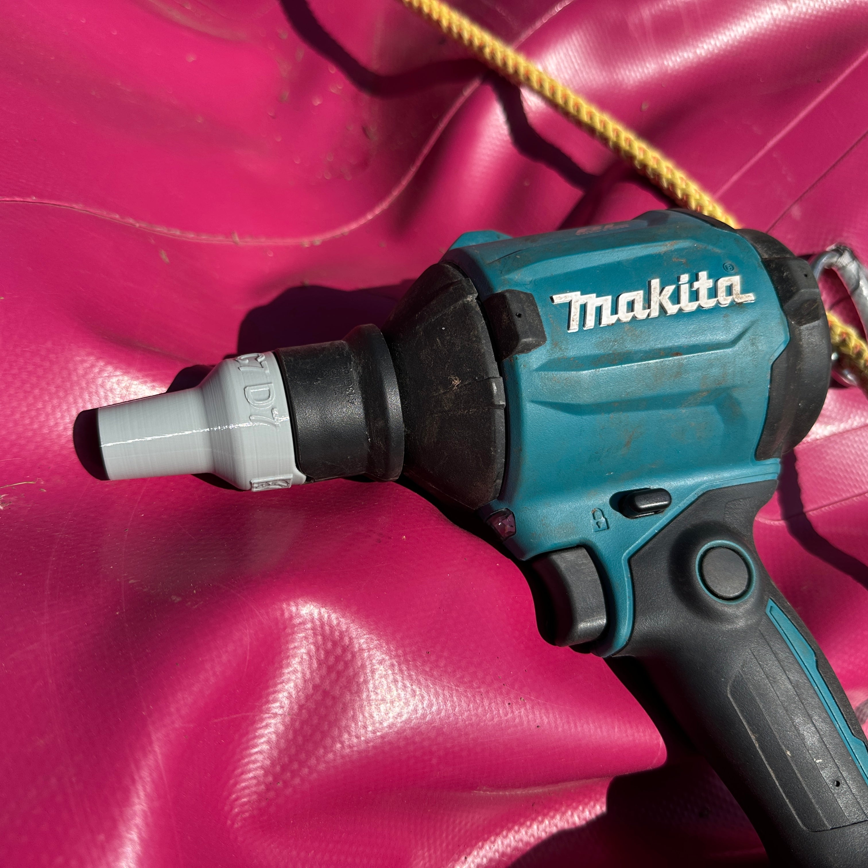 Makita 18V LXT® Brushless Cordless High Speed Blower/Inflator Blower Adaptor for Leafield C7 and D7 Valves