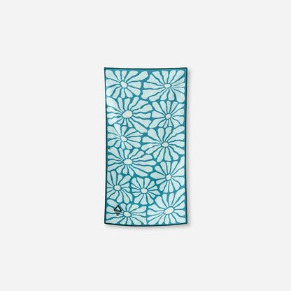Hand Towel: Lazy Daisy Seafoam Green