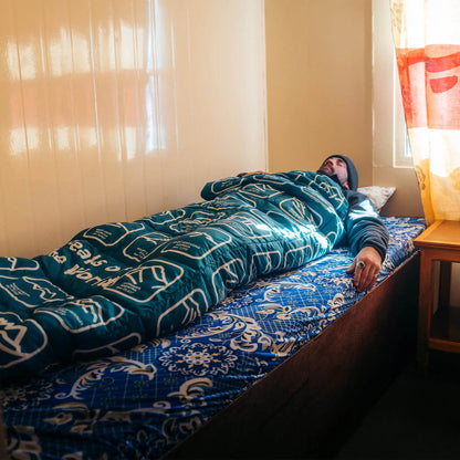 Graphene Puffer Blanket: Peaks of the World Teal Ocean