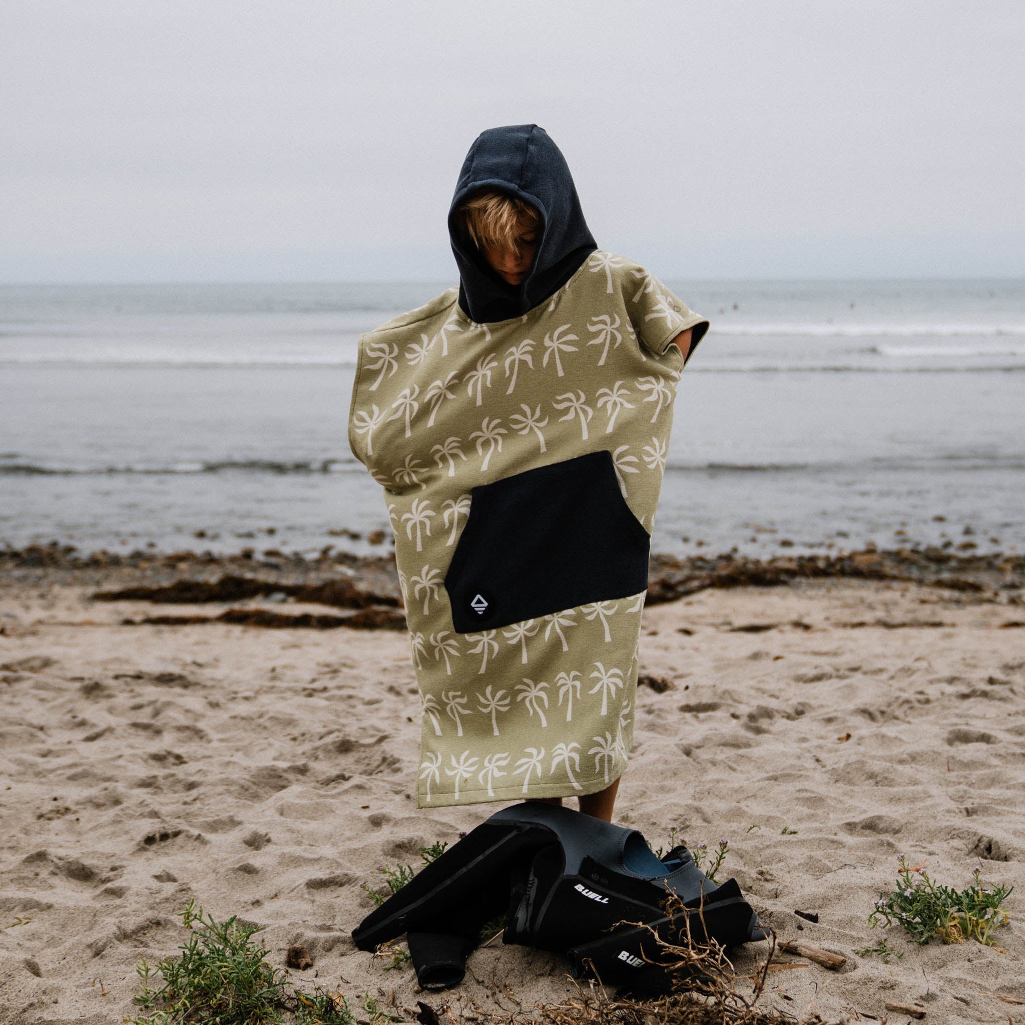 Kids Changing Poncho: Breezy Palms Olive