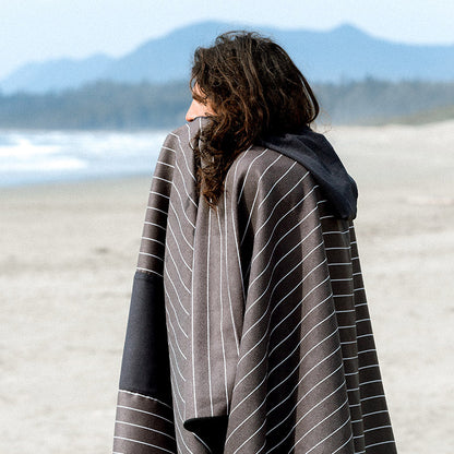 Poncho Towel: Pinner Black