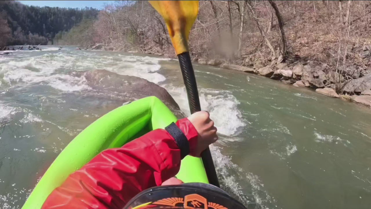 Load video: SOTAR RONDEL 8' INFLATABLE KAYAK - Merlin Series