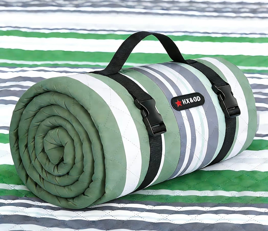 Large Picnic Blanket Outdoor 80”x60” Waterproof Picnic Mat Foldable 3-Layer Camping Blanket Portable with Carry Park Blanket for Grass(Green)